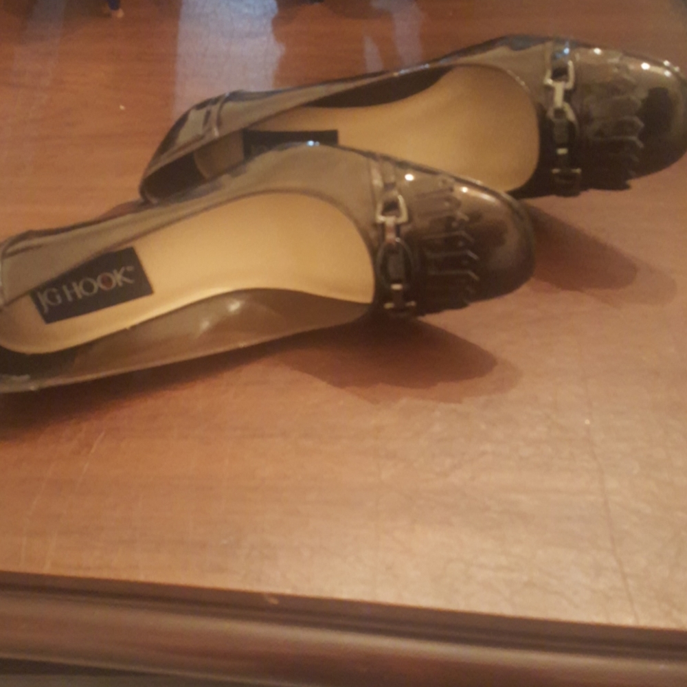 Shoes - Picture 3 of 4